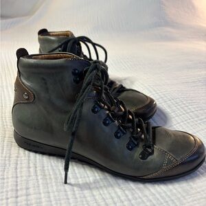 PIKOLINOS Olive Green and Brown Leather Black Sole Boots